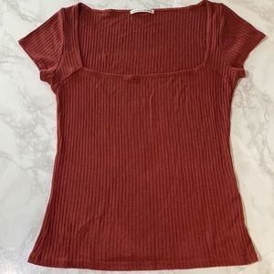 Reformation Bardot top in Rust color size L